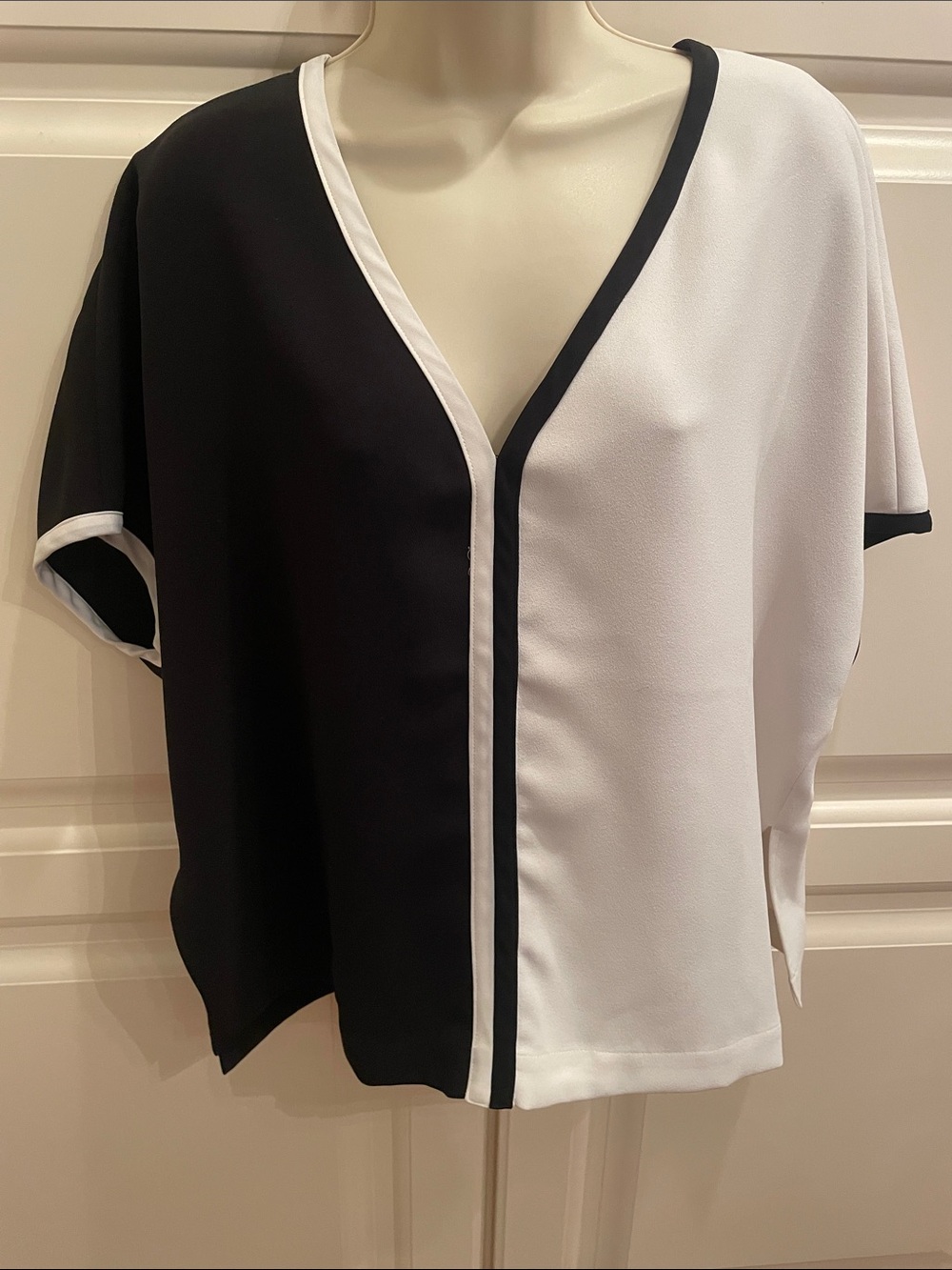 Marie Oliver black and white colorblock tunic top sz S